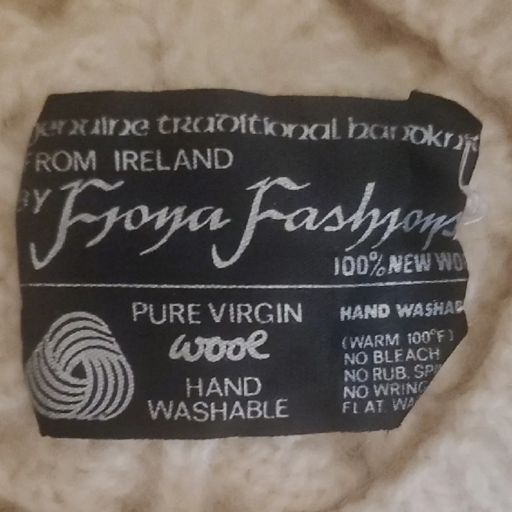 Vintage Ireland Made Cream Wool Cable Beret handknit Tam Hat Girls One Size